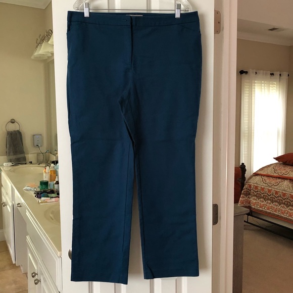 Chico’s Size 2 Vest and Size 2.5 Short Pants Weekends Teal Blue Outfit Set - Picture 3 of 12